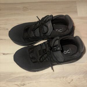 All black cloudnova 2 on cloud sneakers